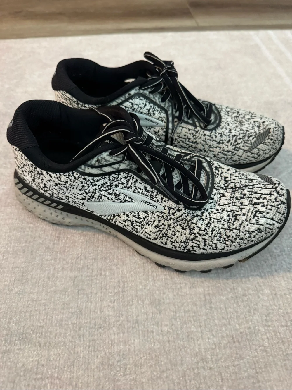 Brooks Women's Black and White Knit Running Sneakers